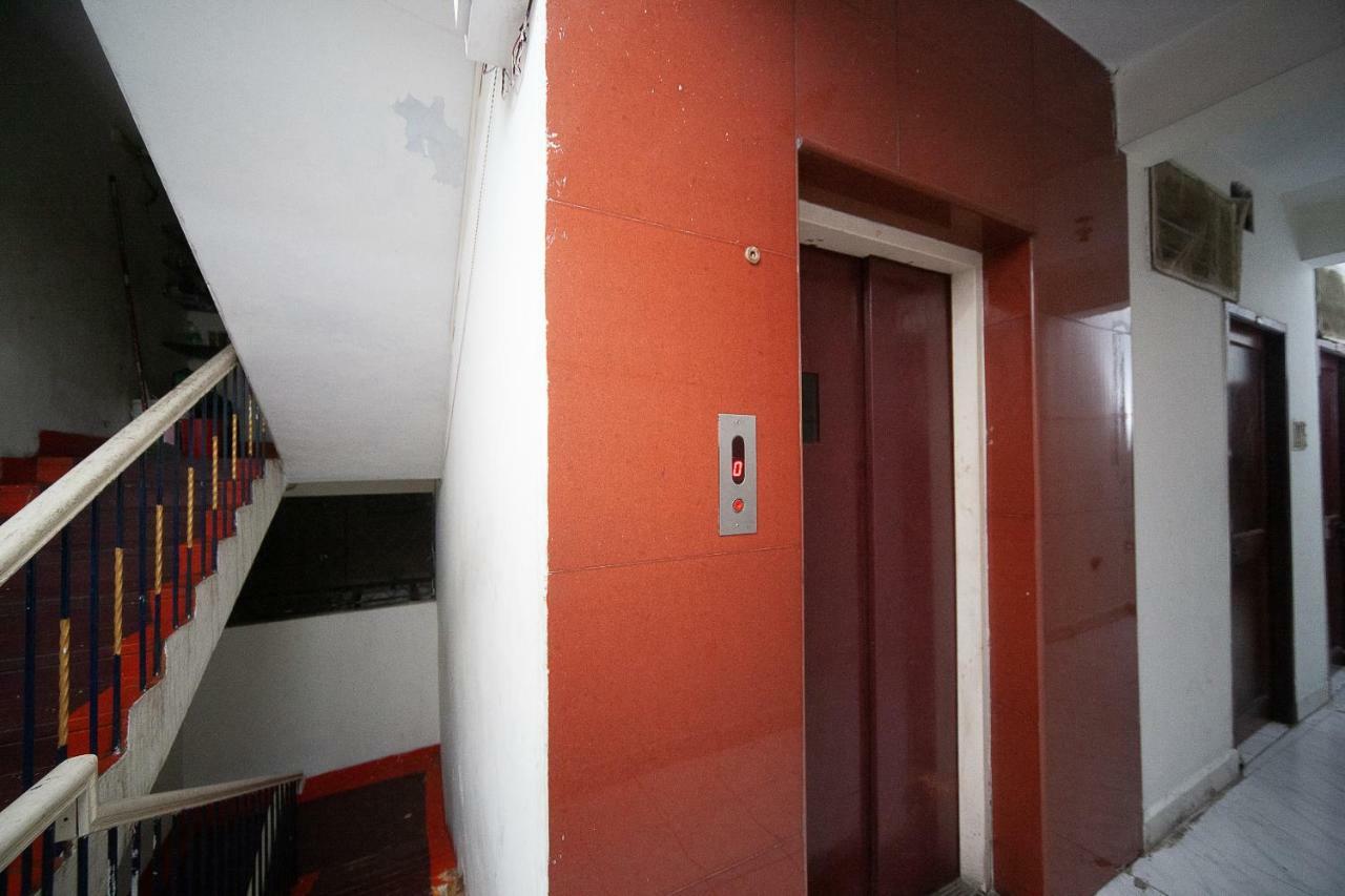 Spot On 38565 Hotel Surya Thiruvengadam St Chennai Bagian luar foto