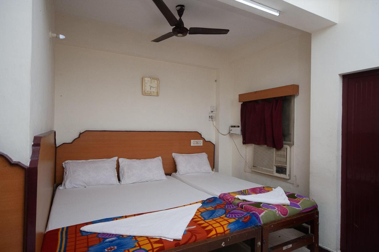 Spot On 38565 Hotel Surya Thiruvengadam St Chennai Bagian luar foto